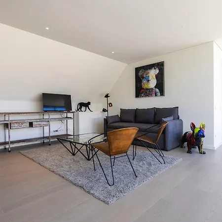 Riverside Rooftop Appartement